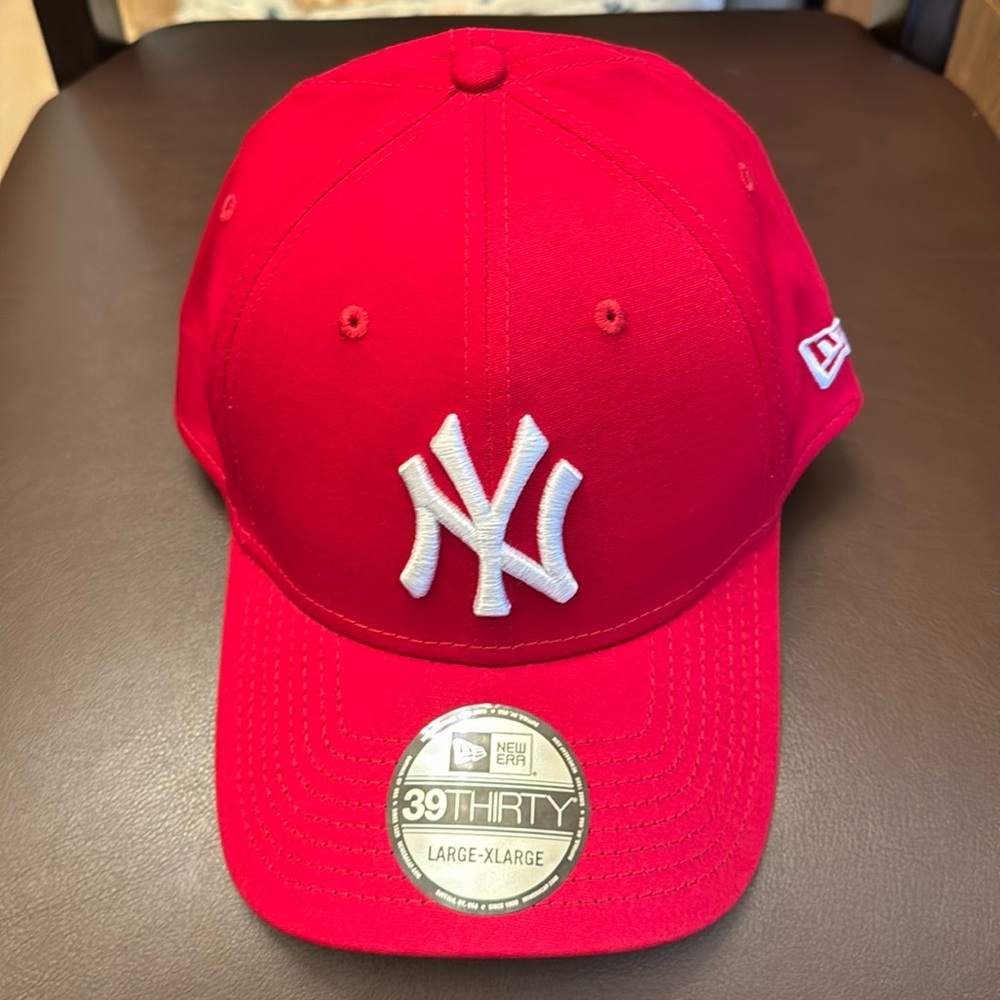 NWT NewEra Unisex New York Yankees Hat - L/XL